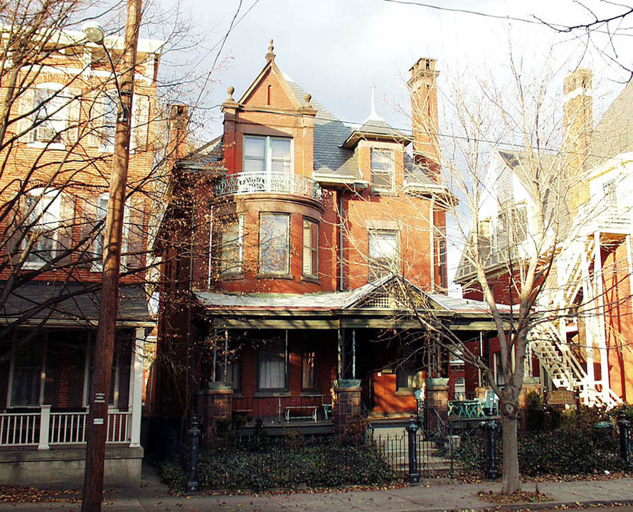 Victorian Mansion & Carriage House in Lancaster, PA - Foto de edificio