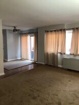 1502 S George Mason Dr in Arlington, VA - Building Photo