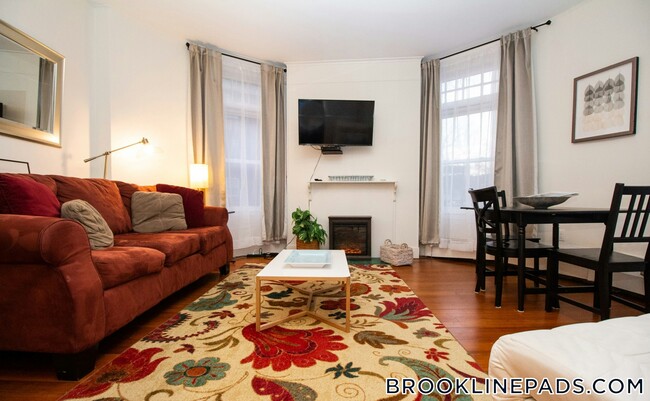 1871 Beacon St in Brookline, MA - Building Photo - Building Photo