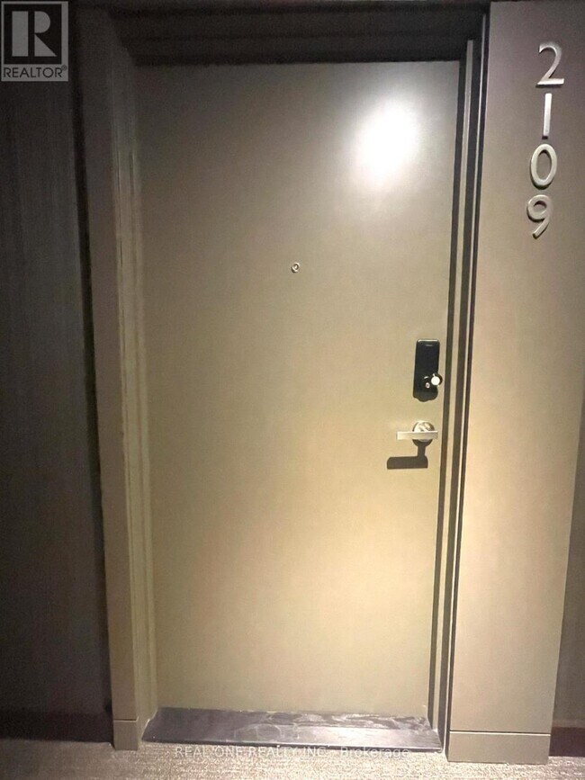 448 Burnhamthorpe Rd W in Mississauga, ON - Building Photo - Building Photo