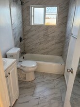 13707 Van Ness Ave. in Gardena, CA - Foto de edificio - Building Photo