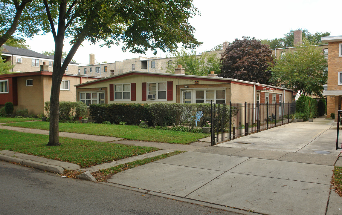 131 Callan Ave in Evanston, IL - Building Photo