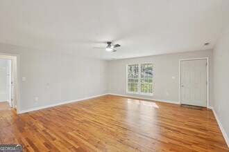 2024 Fischer Rd in Sharpsburg, GA - Building Photo - Building Photo