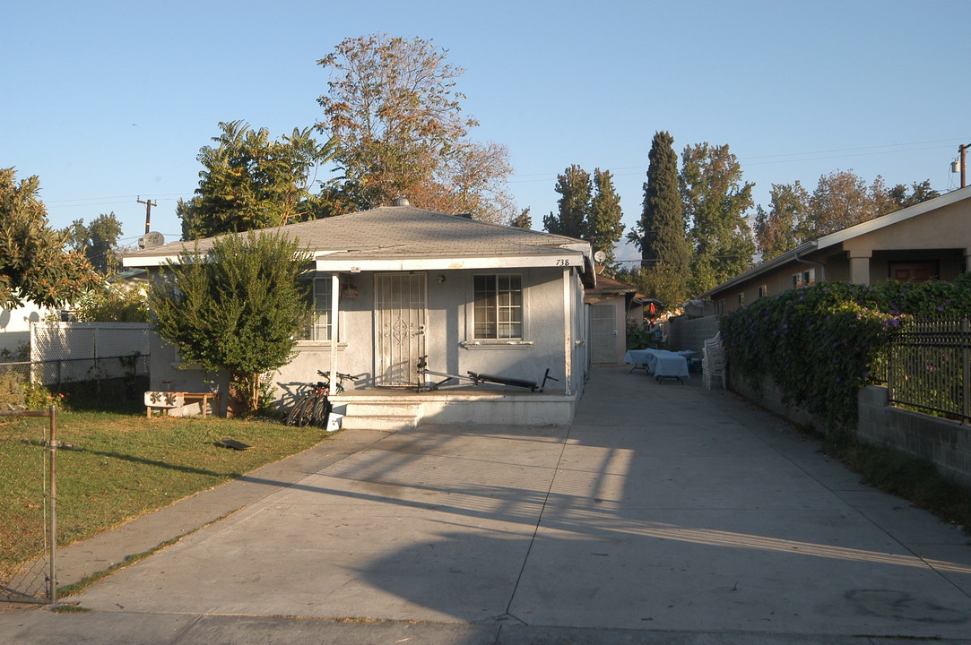 738 W Nevada St in Ontario, CA - Building Photo