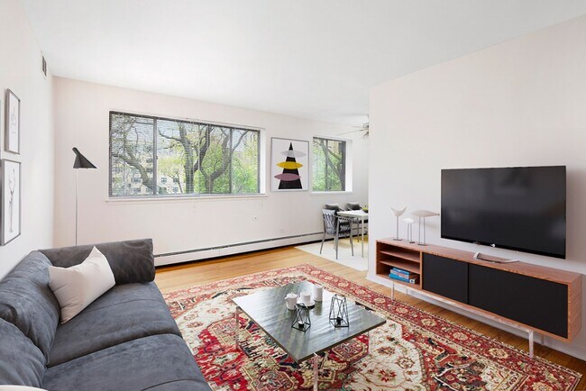 455 W. Wellington in Chicago, IL - Building Photo - Building Photo