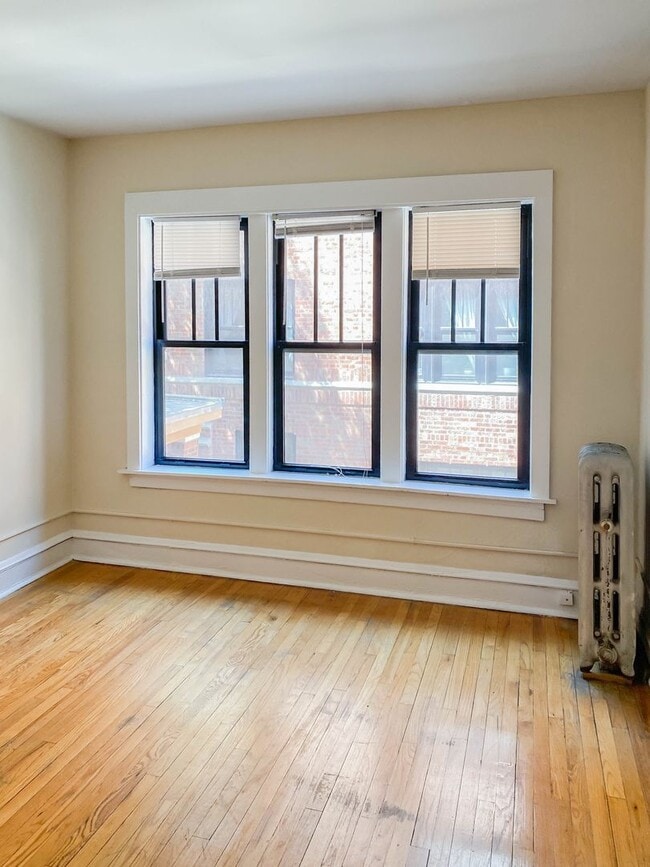 643 W Arlington Pl, Unit 2