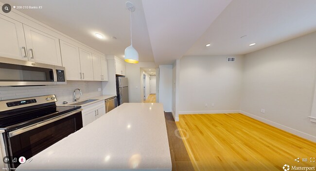 208 Banks St, Unit 3 in Cambridge, MA - Building Photo - Building Photo