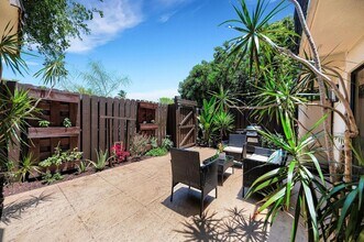 267 Arabian Rd in Palm Springs, FL - Building Photo - Building Photo