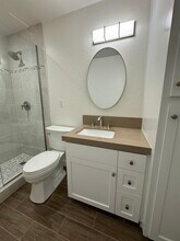 208 Oswego Ave, Unit 2 in Huntington Beach, CA - Building Photo - Building Photo