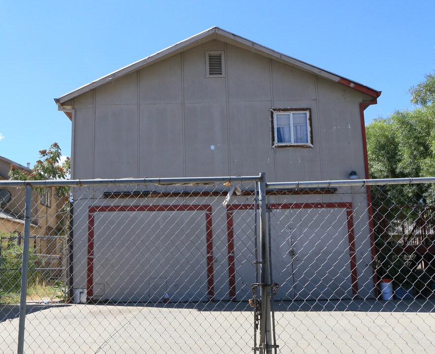 2138 Peggy Ln in Modesto, CA - Foto de edificio