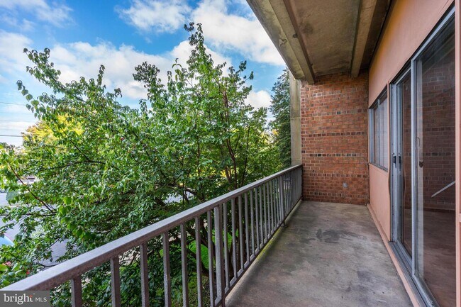 431 N Armistead St-Unit -102 in Alexandria, VA - Building Photo - Building Photo