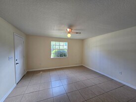 1748 23rd St in Vero Beach, FL - Building Photo