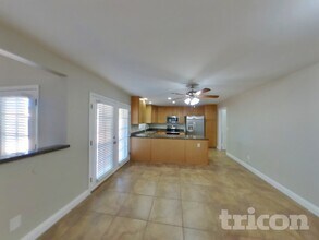 9026 N 64th Dr in Glendale, AZ - Foto de edificio - Building Photo