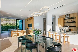 29623 Cuthbert Rd in Malibu, CA - Building Photo - Building Photo