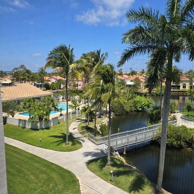545 SE 12th St in Dania Beach, FL - Building Photo - Building Photo