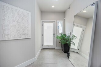 5310 Suez St in Houston, TX - Building Photo - Building Photo