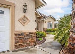 1460 Leonard Ln in Red Bluff, CA - Building Photo - Building Photo