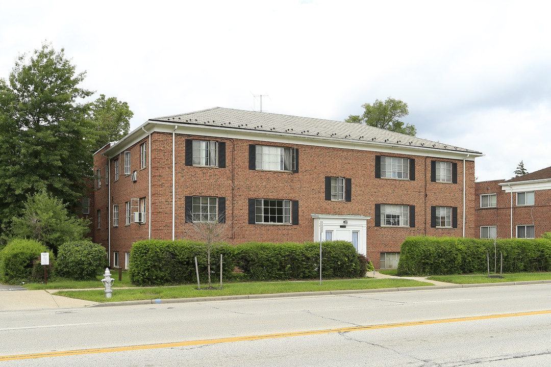 3708 Warrensville Center Rd in Warrensville Heights, OH - Building Photo