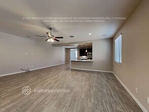 18822 W Canterbury Dr in Surprise, AZ - Foto de edificio - Building Photo