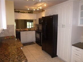 7426 Pinewalk Dr S in Margate, FL - Building Photo - Building Photo