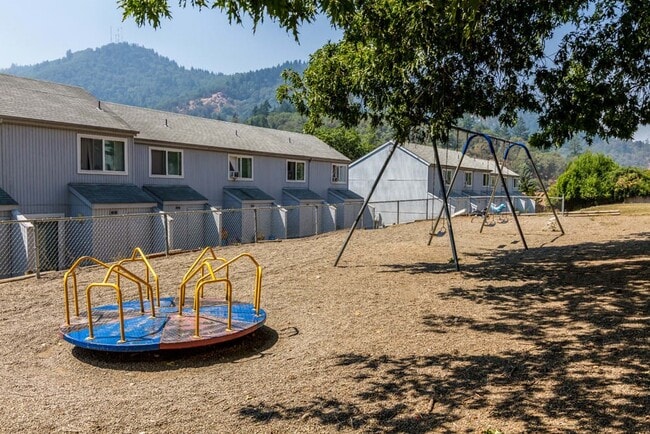 property at 721 SE Meadowlark Ave