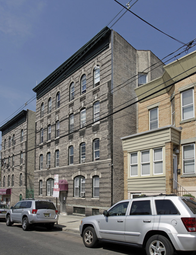 90 Lake St in Jersey City, NJ - Foto de edificio - Building Photo