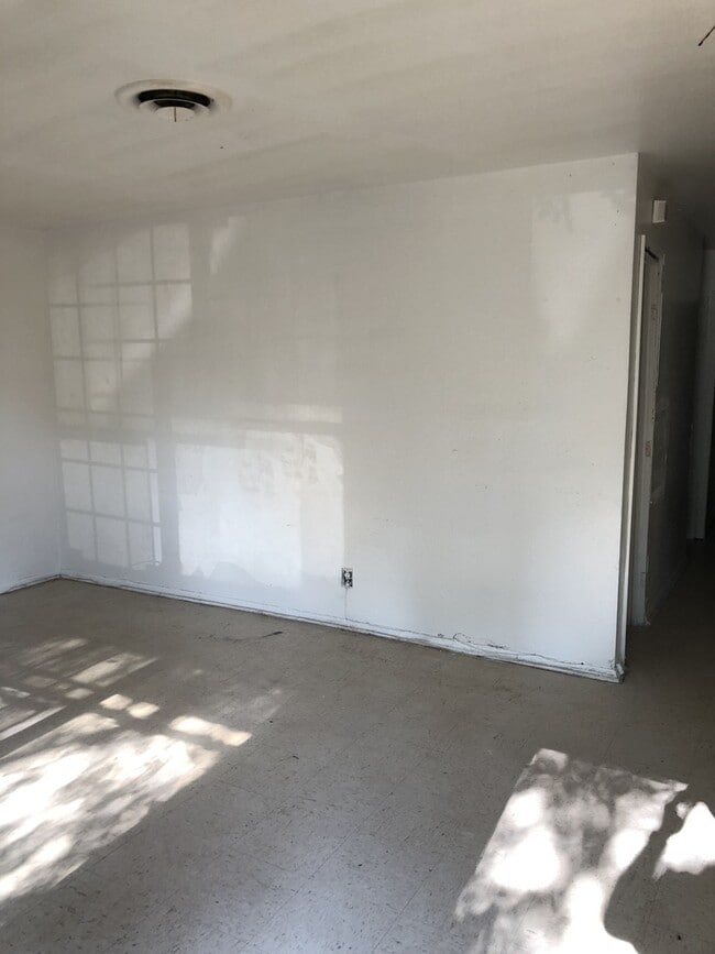 property at 1816 N St Louis Ave