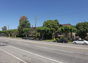 Village Garden in North Hollywood, CA - Building Photo - Building Photo