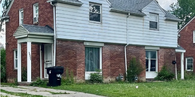 property at 10925 Nottingham Rd