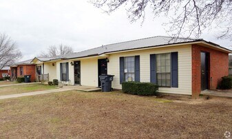 1 Rosewood Ln in Eclectic, AL - Building Photo