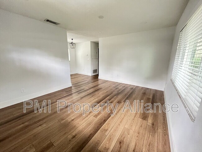 2302 Elizabeth Ave in Orlando, FL - Building Photo - Building Photo