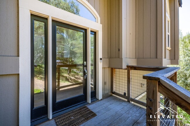 9400 Chalk Hill Rd in Healdsburg, CA - Building Photo - Building Photo