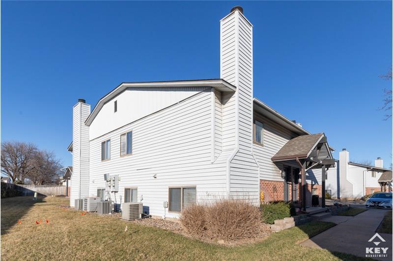 7011 W Sheriac Cir in Wichita, KS - Building Photo