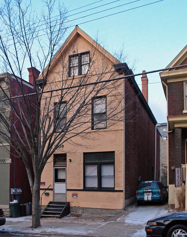 2309 Clifton Ave in Cincinnati, OH - Building Photo - Building Photo