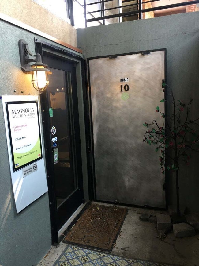 210 W Magnolia St in Fort Collins, CO - Building Photo - Building Photo