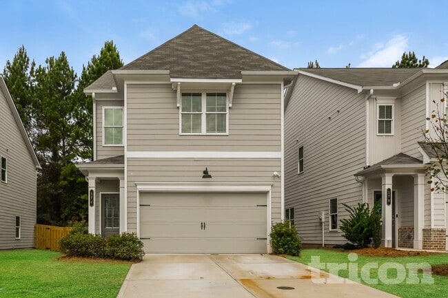 property at 174 E Rdg Wy