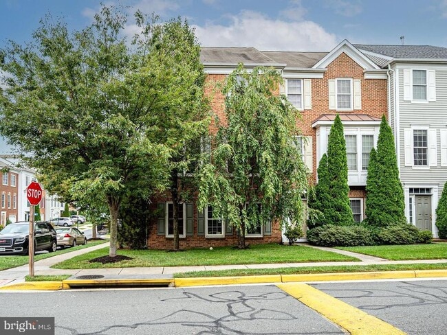 2501 Bronze Stone Pl in Herndon, VA - Building Photo - Building Photo