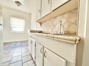 625 Cochran Ave in Los Angeles, CA - Building Photo - Building Photo