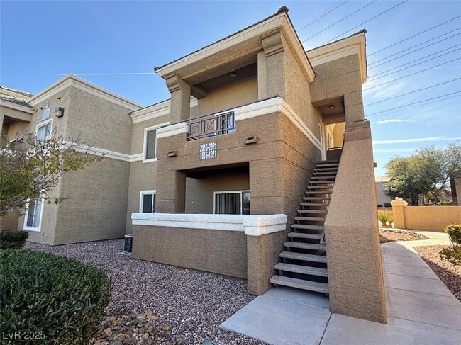 property at 8070 W Russell Rd