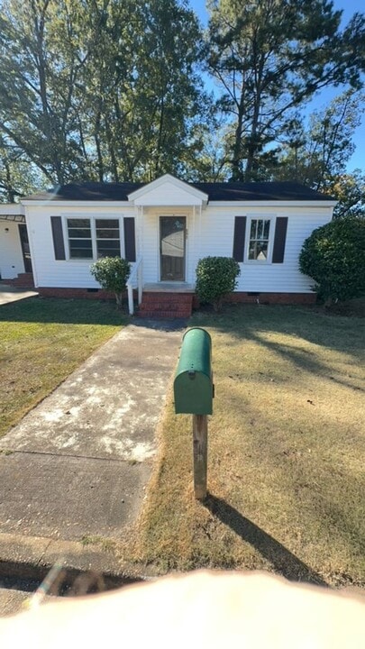 202 Thames St in Greenville, AL - Foto de edificio
