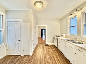 426 S Jackson St in Janesville, WI - Building Photo - Building Photo