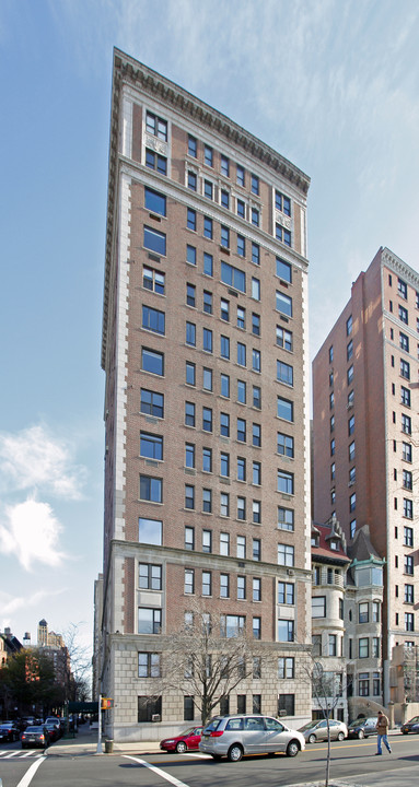 37 Riverside Dr in New York, NY - Foto de edificio