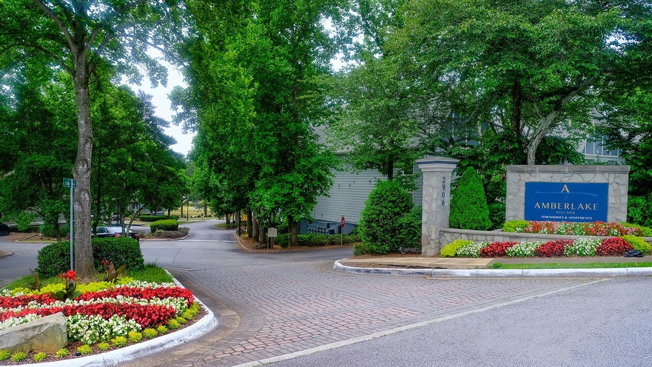 Amberlake Village in Duluth, GA - Foto de edificio