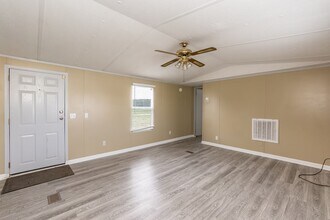 44 Brodie Privette Rd in Zebulon, NC - Building Photo - Building Photo