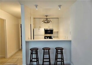 3602 W Estates Ln, Unit 312 in Rolling Hills Estates, CA - Foto de edificio - Building Photo