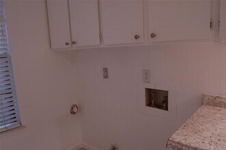 1428 W Braker Ln in Austin, TX - Building Photo - Building Photo