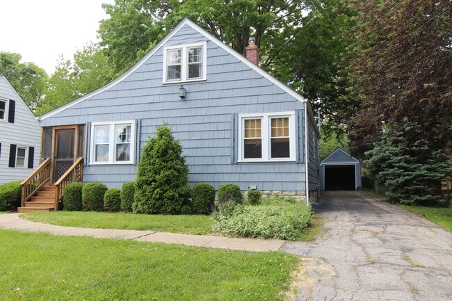 property at 7608 Summit St