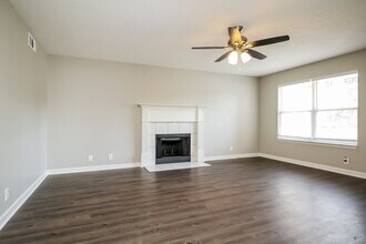 3079 Roscommon Dr in Murfreesboro, TN - Foto de edificio - Building Photo