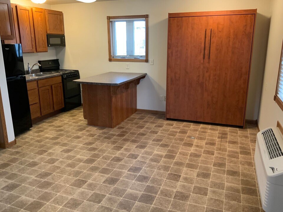 120 W Main St-Unit -D in South Heart, ND - Building Photo