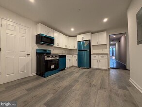 45 E High St in Pottstown, PA - Foto de edificio - Building Photo